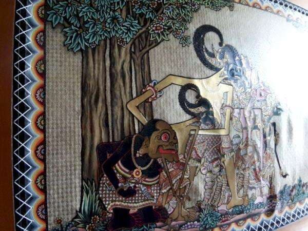 Luar Biasa, Pria Ponorogo Buat Wayang Berlapis Emas 24 Karat yang Beli Antre Lima Bulan