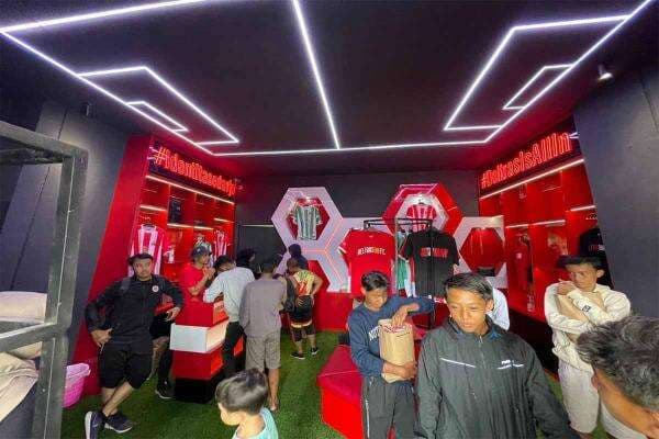 Baru Buka Toko Resmi, Deltamania Langsung Borong Kaus