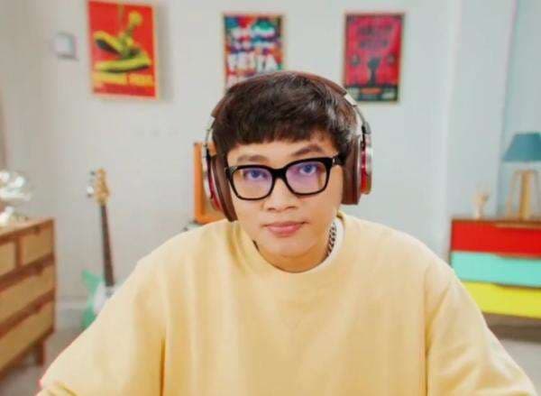 Kacamata Dochi Pee Wee Gaskins Dilelang, Mulai dari Harga Rp 5 ribu