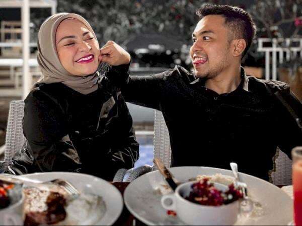 Oma Hetty Restui Hubungan Nathalie Holscher dengan Faris: Sah-sah Aja!