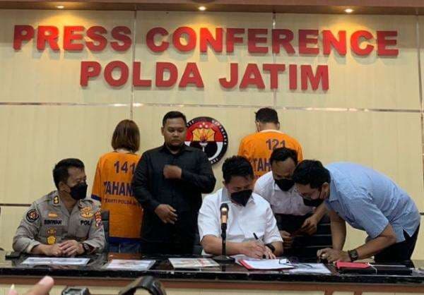 Perempuan Kebaya Merah Produksi 92 Video Mesum dan 100 Foto Telanjang