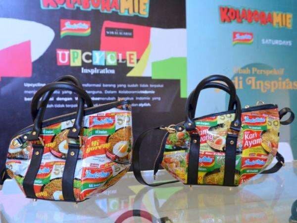 Kumpulan Fesyen Unik Kolaboramie, Ada Sandal Swallow hingga Tas Indomie!