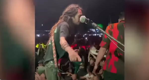 Viral Video Gitaris Momonon Usir Ormas dari Panggung, Ini Tanggapan Vokalis