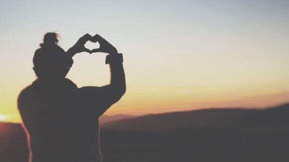 Sering Disakiti, 5 Zodiak Ini Trauma untuk Jatuh Cinta Lagi, Taurus Hati-hati Banget soal Urusan Cinta!