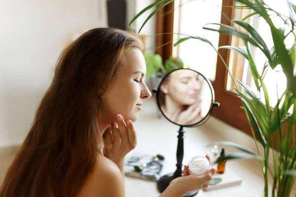 Gampang Banget, 5 Tips Menjaga Wajah Awet Muda dan Kulit Tetap Kencang