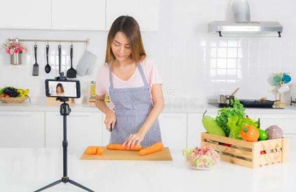 Fokus Jadi Konten Kreator, Perempuan Ini Raup Penghasilan Rp30 Juta Sebulan