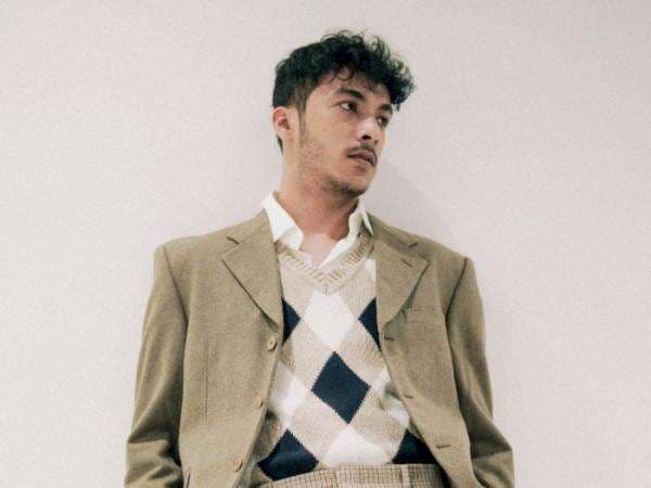 Punya Suara Serak-serak Basah, Penyanyi 'Cover' Aziz Hedra Siap Rilis Lagu Perdana