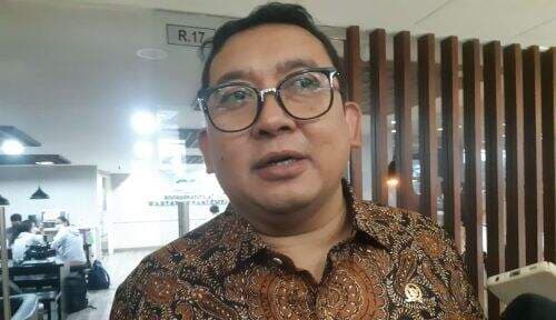 Fadli Zon Baca Puisi ‘Mau Saya Tabok Rasanya’, Netizen Malah Pengen Nabok Congornya: Semoga Ditabok Beneran Sama Pak Prabowo!