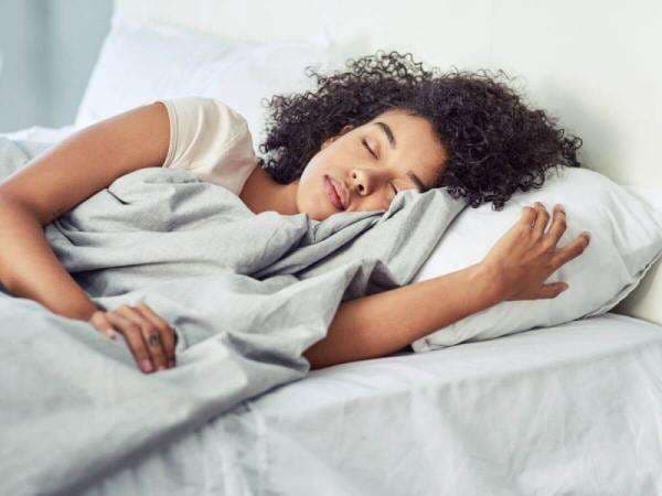 Bagaimana Posisi Tidur yang Baik untuk Pernapasan?