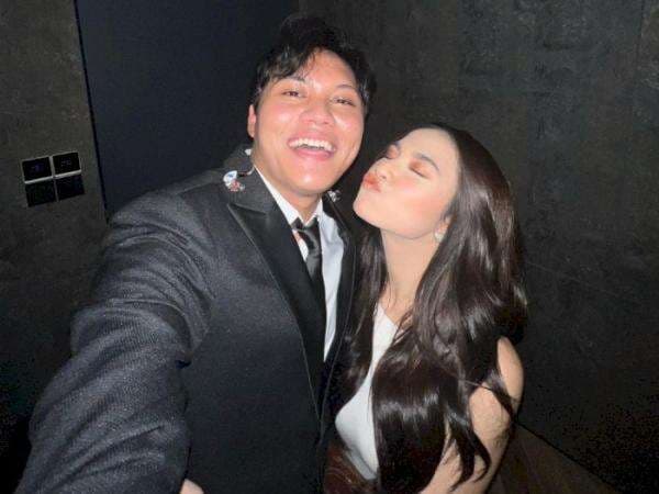 Fakta-fakta Kebucinan Mahalini dan Rizky Febian, Sering Tampil Mesra sampe Cium Ketek Fakta-fakta Kebucinan Mahalini dan Rizky Febian, Sering Tampil Mesra sampe Cium Ketek