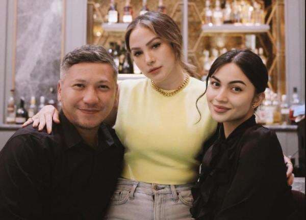 Paola Serena Rangkul Gading Marten