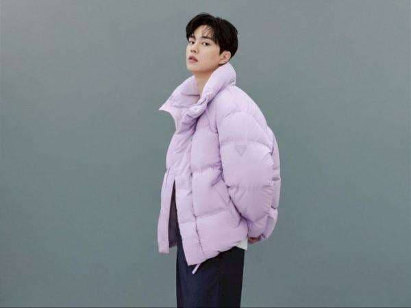 Song Kang ke Indonesia? Gantengnya Aktor Korea Pakai Outfit yang Bikin Tesongkang-songkang