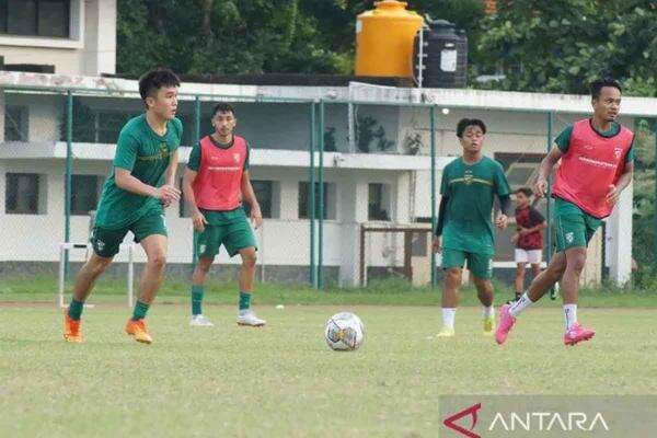 Dua Pemain Trial di Persebaya, Salah Satunya Berdarah Inggris