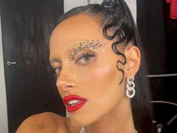 5 Pesona Oriana Sabatini, WAGS Paulo Dybala si Bibir Seksi Tak Beralis