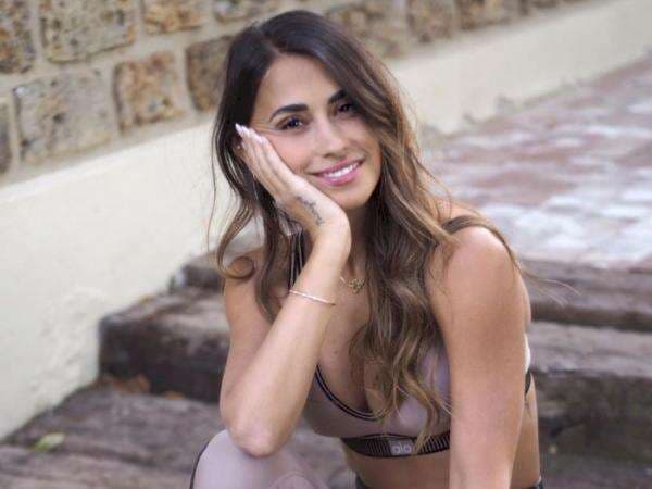 5 Potret Seksi Istri Lionel Messi Pakai Bikini, Antonella Roccuzzo WAGS Argentina!