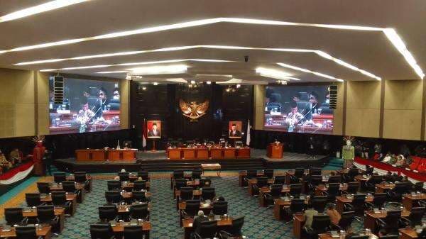 DPRD DKI Minta JakPro Percepat Pindahan Warga Gusuran Kampung Bayam DPRD DKI Minta JakPro Percepat Pindahan Warga Gusuran Kampung Bayam