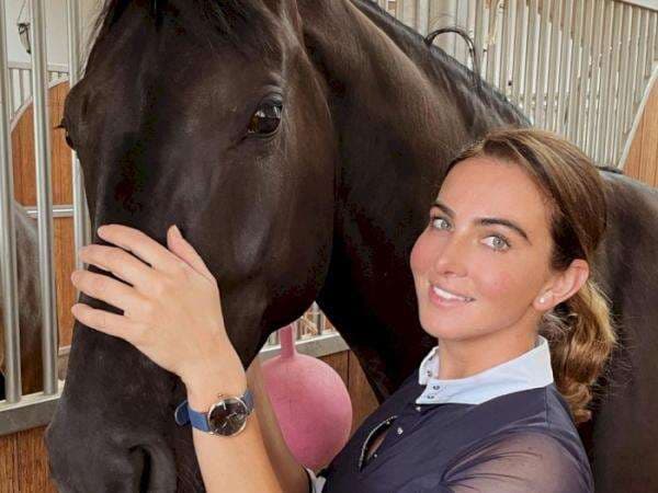 Intip 4 Potret Seksi Lisa Muller, WAGs Jerman Istri Thomas Muller yang Jago Berkuda!