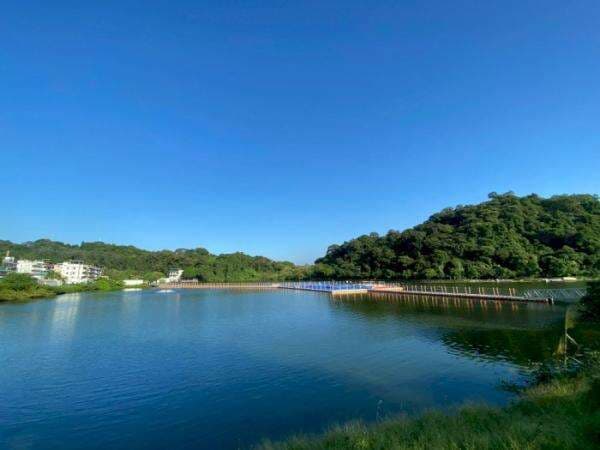 Menikmati Indahnya Danau Tai Mei Tuk, Tempat Healing Populer di Hong Kong