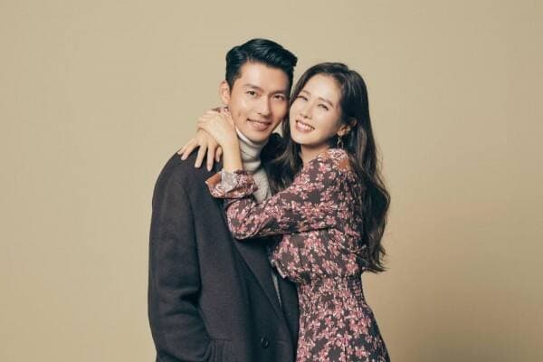 Sang Buah Hati Telah Lahir, Kini Son Ye Jin dan Hyun Bin Resmi Jadi Ibu dan Ayah!