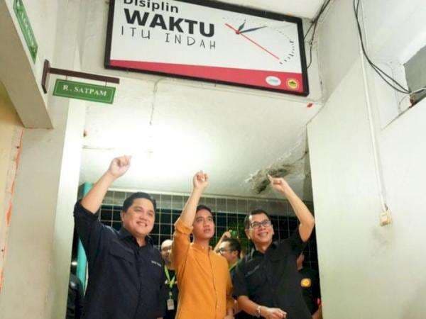 Kunjungi Lokananta di Surakarta, Wishnutama Terkesima dengan Poster Soal Disiplin Waktu