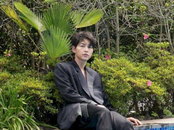 Momen Song Joong Ki Terciduk di Bandara I Gusti Ngurah Rai Bali, Mau Liburan? Momen Song Joong Ki Terciduk di Bandara I Gusti Ngurah Rai Bali, Mau Liburan?