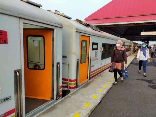 Staf Ahli Menteri BUMN Arya Sinulingga Beri Kode KA Argo Parahyangan Tak Beroperasi Lagi: Tinggal Pilih Harga Apa Waktu Tempuh!