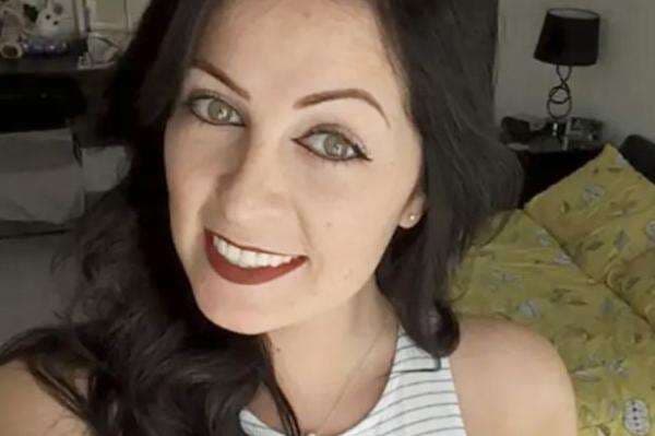 Ketahuan Murid Punya Foto Telanjang di OnlyFans, Guru Cantik Ini Resign