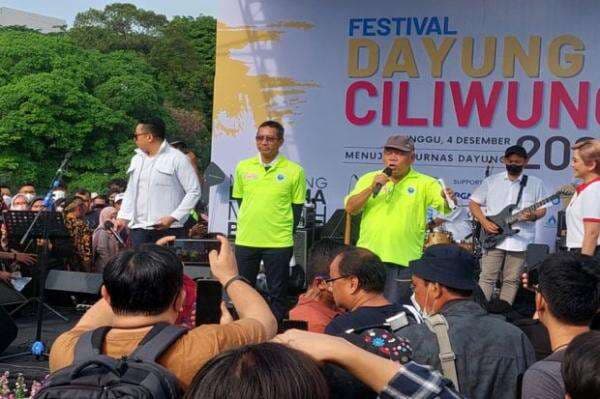 Susur Ciliwung dengan Heru Budi, Menteri PUPR: Kita Bersih-bersih Sungai Terbesar di Jakarta Susur Ciliwung dengan Heru Budi, Menteri PUPR: Kita Bersih-bersih Sungai Terbesar di Jakarta