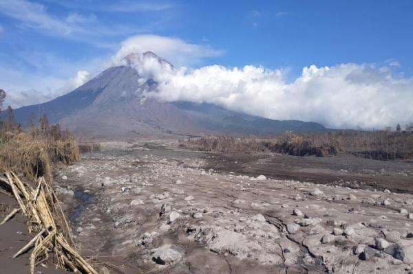 Pesona dan Keunikan Gunung Semeru, Pernah jadi Lokasi Syuting Film 5 Cm