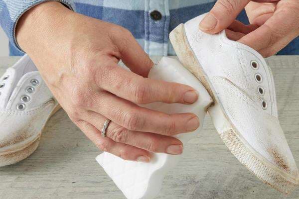 Tips Merawat Sepatu Putih, Ternyata Mudah Dilakukan