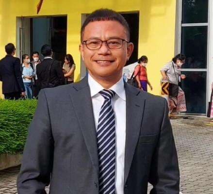 Tujuh Artis Ini Banting Stir Jadi PNS, Ada yang Jabat Eselon II