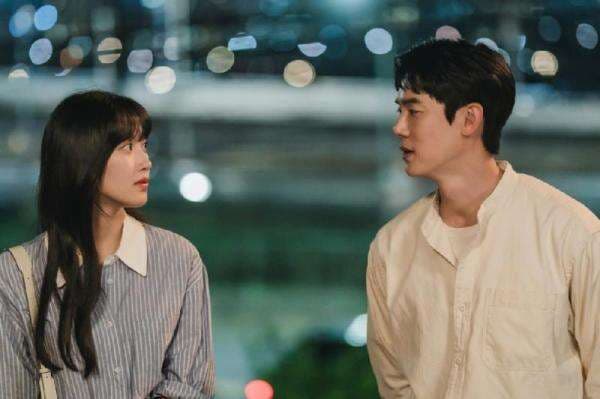 Yoo Yeon Seok dan Moon Ga Young Bocorkan Drama The Interest of Love, Jadi Kekasih?