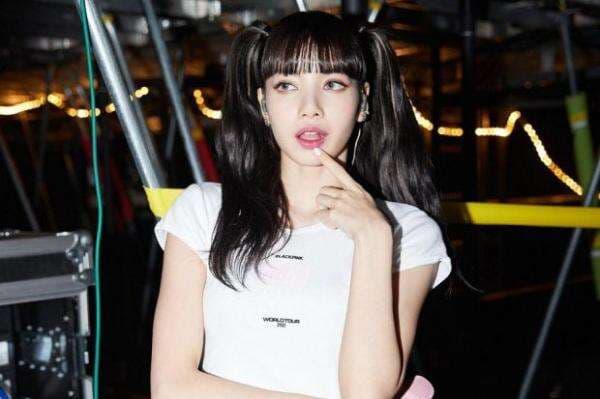 Lisa BLACKPINK Alami Cedera Leher, Minta Maaf Tak Bisa Pole Dance di Konser