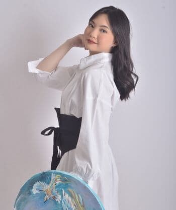 The Alpha under 40: Influencer Muda Erika Richardo dan Usahanya dalam Memperkenalkan Seni Lukis