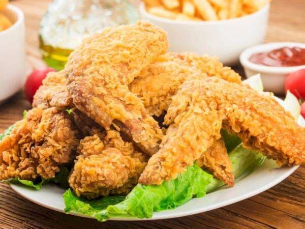 Wanita Ini Jelaskan Bedanya Makan Ayam Goreng di Korea dan Indonesia, Porsinya Beda Guys!