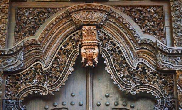 Ukiran Kayu Jepara adalah Contoh dari Karya Seni Rupa Tiga Dimensi