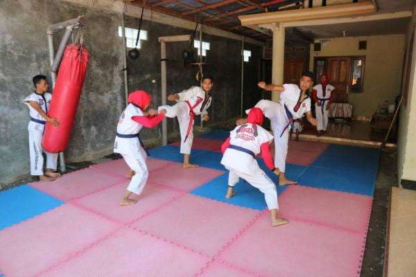 Kodrat NTB Turunkan 11 Petarung Pada Kejurnas Tarung Derajat Kodrat NTB Turunkan 11 Petarung Pada Kejurnas Tarung Derajat