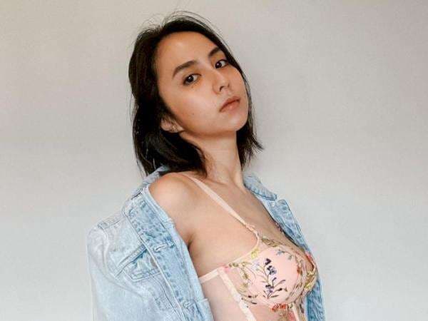 Clairine Clay Pamer Foto Seksi Pakai Lingerie, Netizen Sebut Joshua Suherman Pakai Dukun