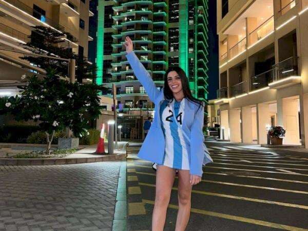 5 Potret Valentina Cervantes, Kekasih Enzo Fernandez yang Cantik dan Seksi!