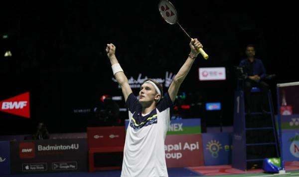 Kisah Sang Raja Viktor Axelsen, Pengagum Berat Bao Chunlai yang Nyaris Jadi Pesepak Bola Kisah Sang Raja Viktor Axelsen, Pengagum Berat Bao Chunlai yang Nyaris Jadi Pesepak Bola