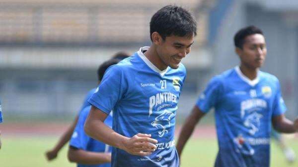Ngilu! Detik-detik Cedera Patah Kaki Zalnando Saat Dewa United vs Persib Bandung