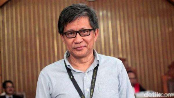 Rocky Gerung Kritik Soal BI Cetak Uang Khusus untuk Mahar Pernikahan Putra Jokowi