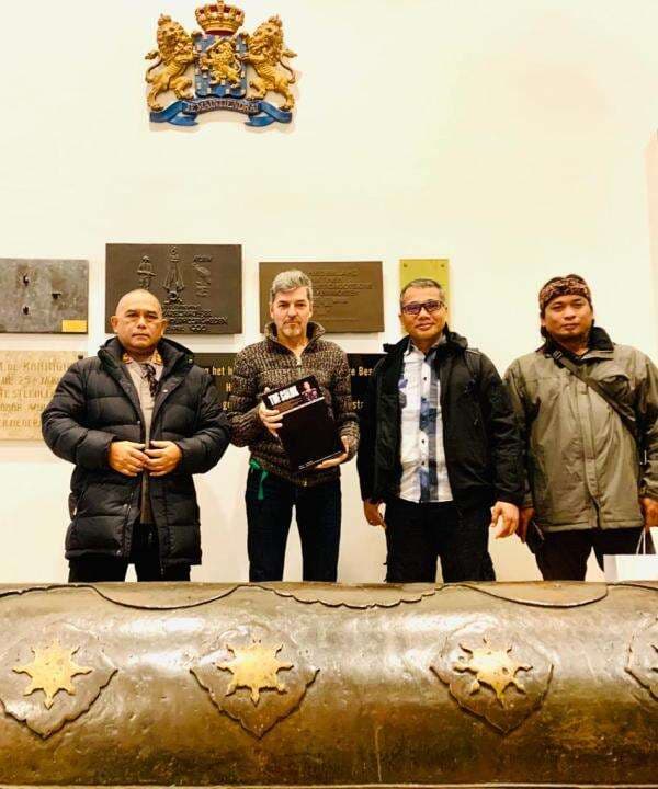 Kunjungi Bronbeek Museum, Tim Polda Banten Identifikasi Nilai Seni Golok Banten di Belanda