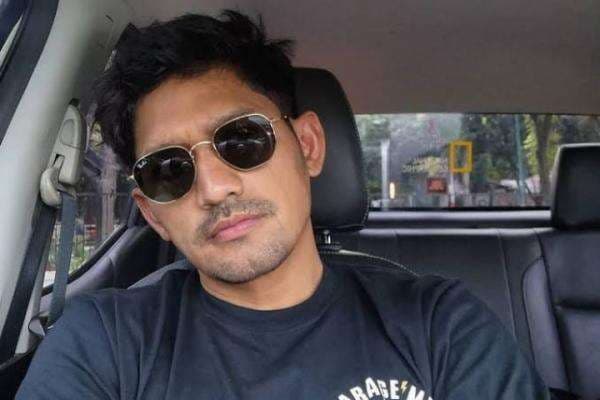 Unggah Potret Lionel Messi Angkat Thropy, Ibnu Jamil Singgung Christiano Ronaldo: Lagi Apa Jon?