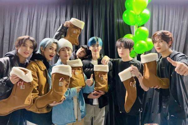 Renjun NCT Dream Jadi Santa Claus Untuk Anggota, Beri Kado Menggemaskan