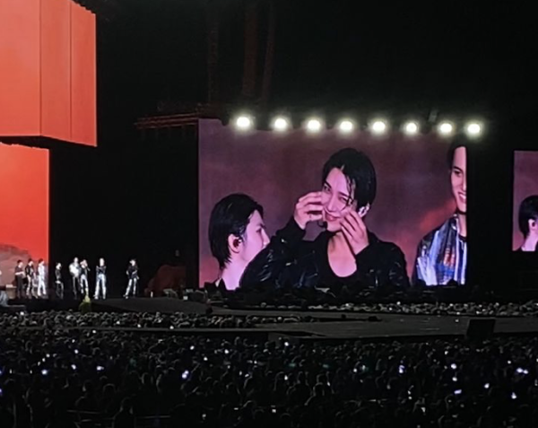 Carat Sukses Buat Joshua SEVENTEEN Tersipu Malu di Konser Terakhir