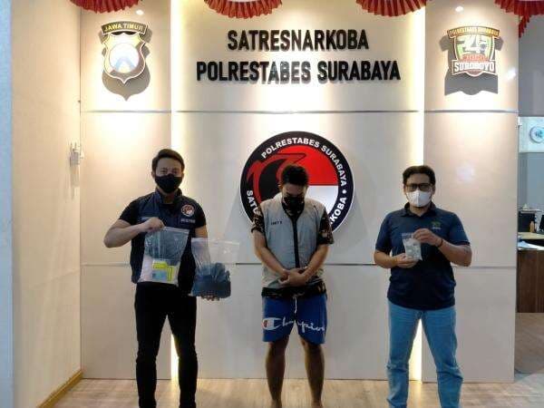 Polisi Gerebek Kos yang Diduga Tempat Pengedar Narkotika