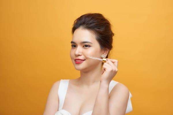 Jago Bikin Kulit Lebih Mulus dan Cerah, Ini 5 Serum Glycolic Acid yang Bisa Kamu Coba!