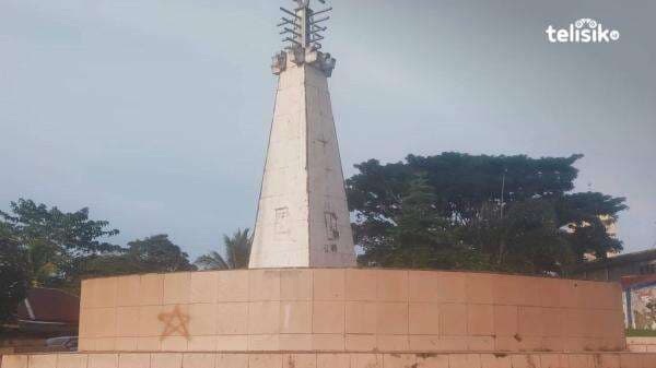 HUT Kolaka Timur Digelar Sangat Meriah Namun Tugu 45 Terabaikan