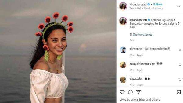 Bakar Kalori dengan Diving, Kirana Larasati Pede Pamer Body Berbalut Bikini Pink